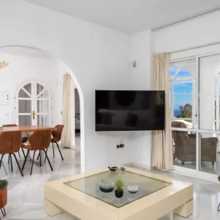 Villa Crusas In Mijas *
