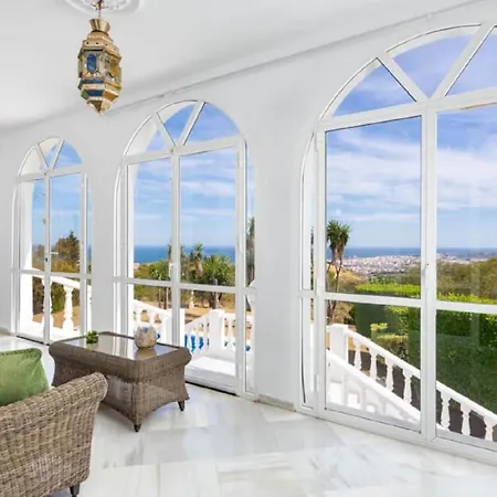 Villa Crusas In Mijas *