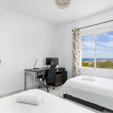 Villa Crusas In Mijas *